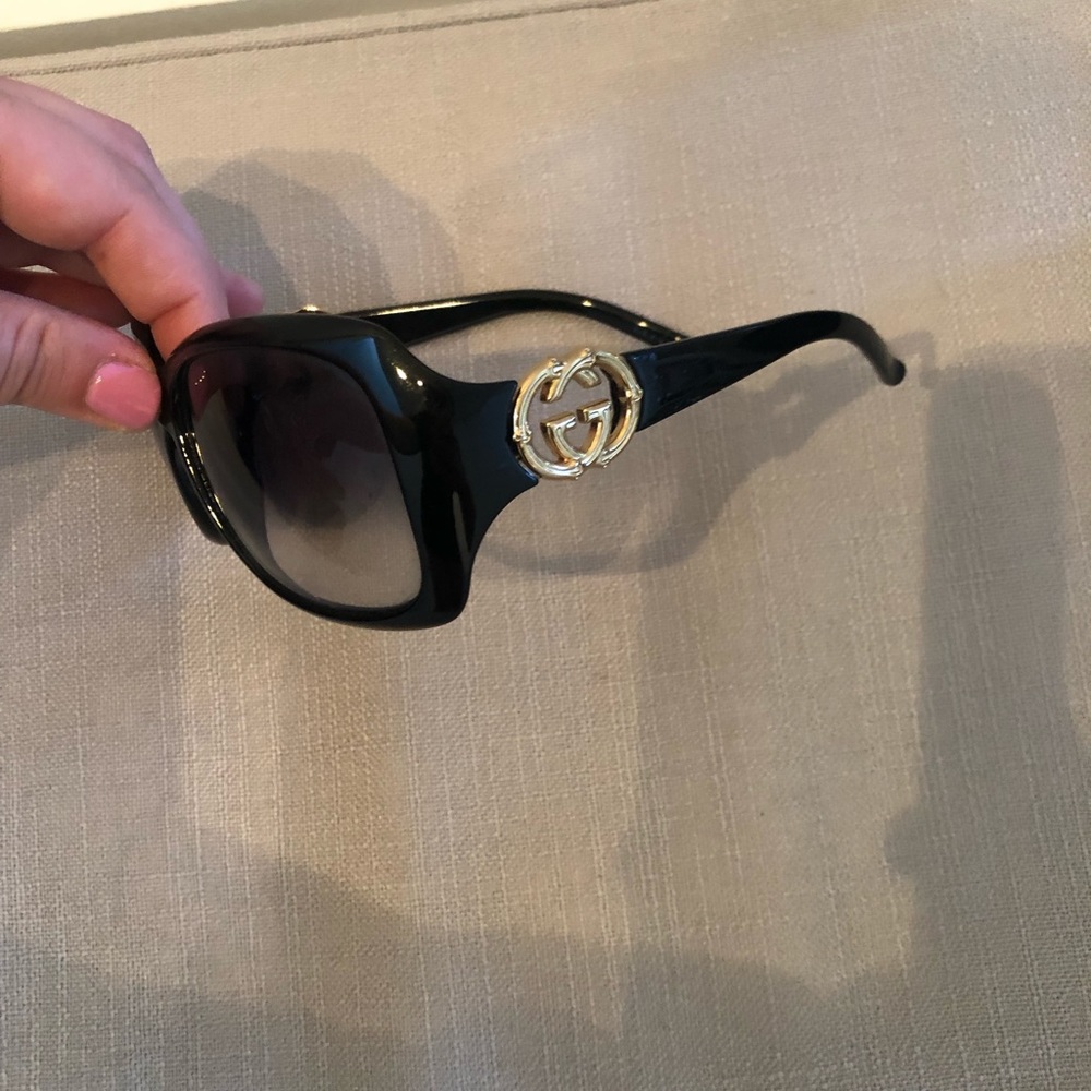 Gucci black gradient sunglasses! Great condition!